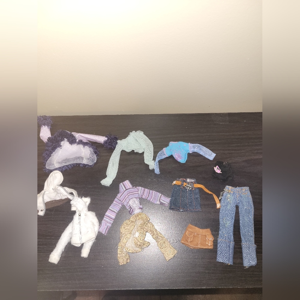 Bratz Clothes Lot #4